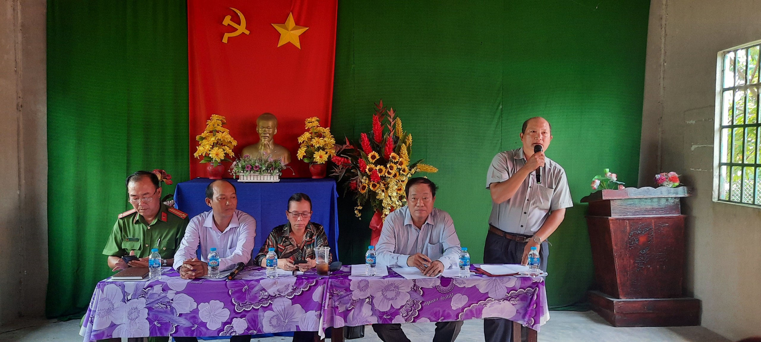 Chủ toạ diễn đàn